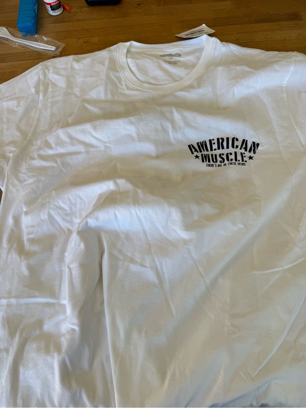 American Muscle Men's White Short Sleeve Graphic Tee